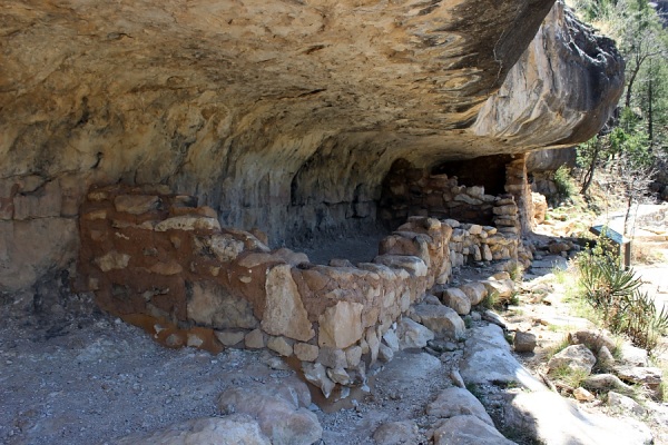 Walnut Canyon Ruins