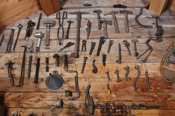 Assorted handtools