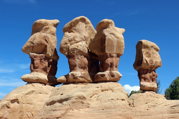 Devil's Garden Three Brothers & Sister Hoodoos