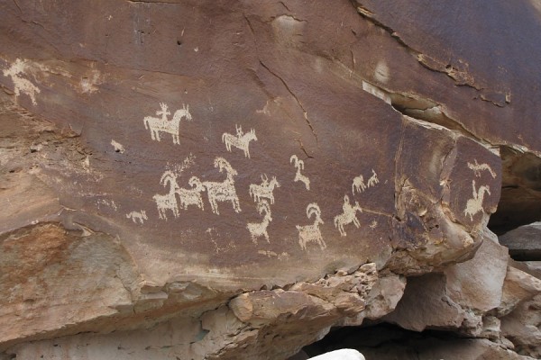 Petroglyps